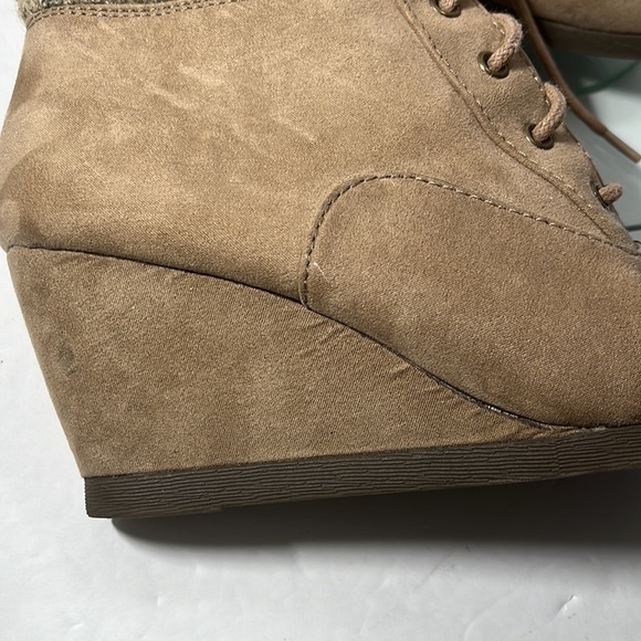 SO Wedge Tan Boot Womens Sweater Knit Collar Edge Zip Up and Lace Up - Picture 16 of 16